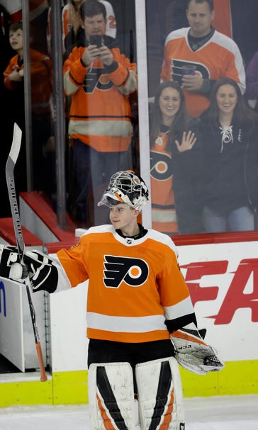 Hart, Gordon win in debuts as Flyers top Red Wings 3-2
